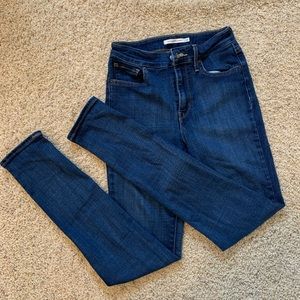 Levi’s 721 High Rise Skinny jeans